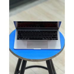 Apple MacBook pro 2018 13-inch